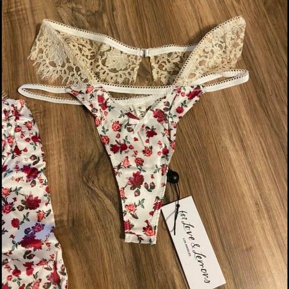 NWT for love and lemons bustier panty set - Picture 4 of 8